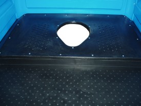 пластиковый поддон туалетной кабины для выгребных ям